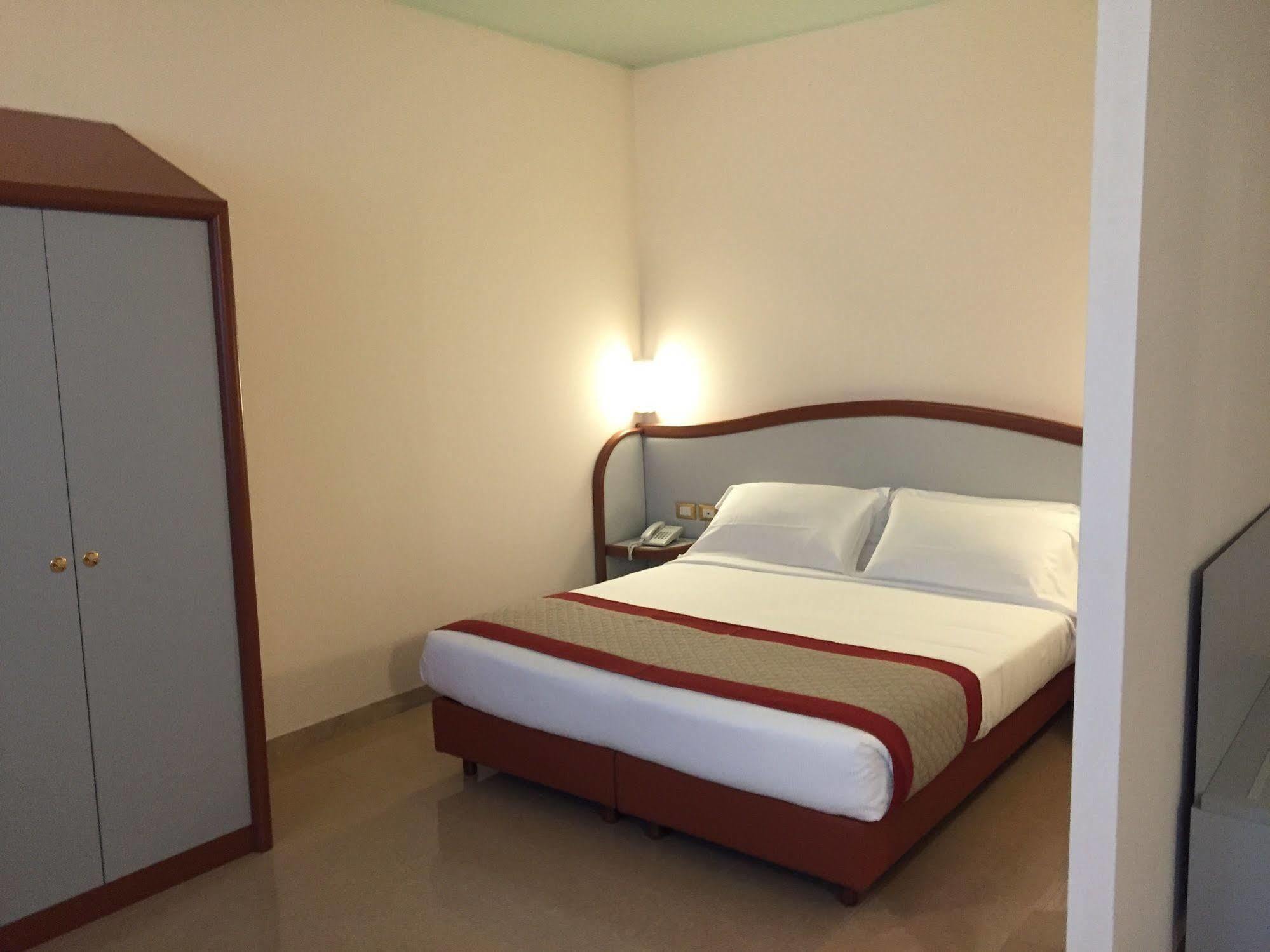 Hotel Verdi Vicenza Ngoại thất bức ảnh